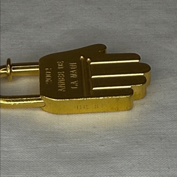 Hermès Cadena Key Charm “2002 Année de la Main” | Gold-Tone | France - Picture 5 of 6